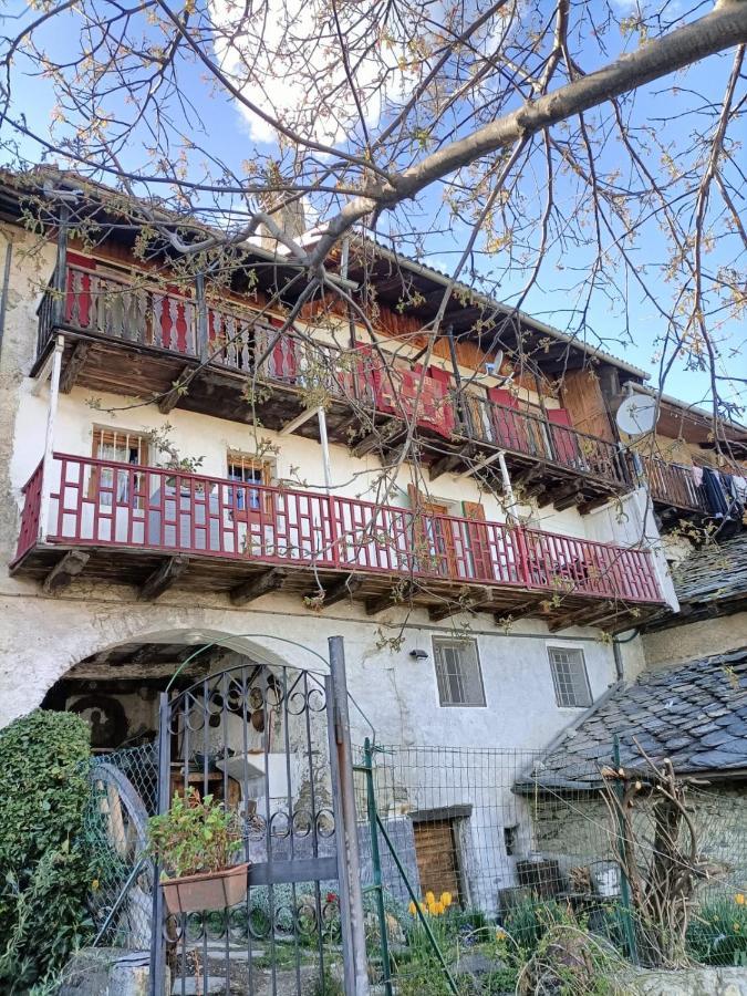 Maison Du Mont Aosta Exterior photo